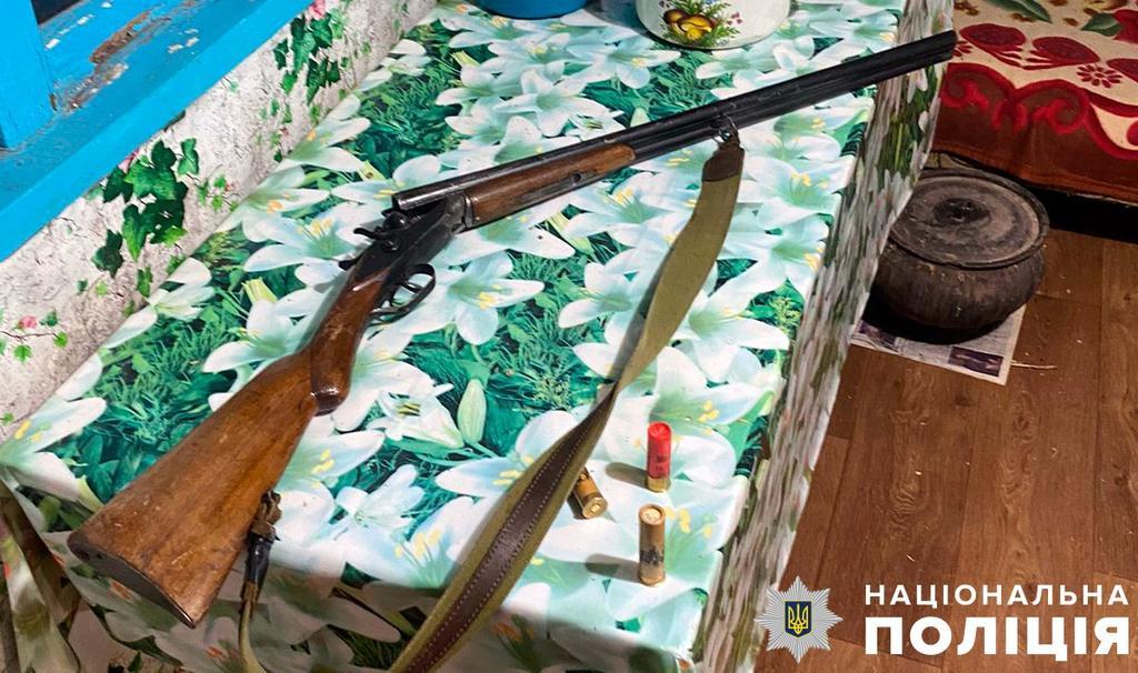 На Полтавщині у новорічний вечір чоловік влаштував стрілянину в будинку своєї колишньої