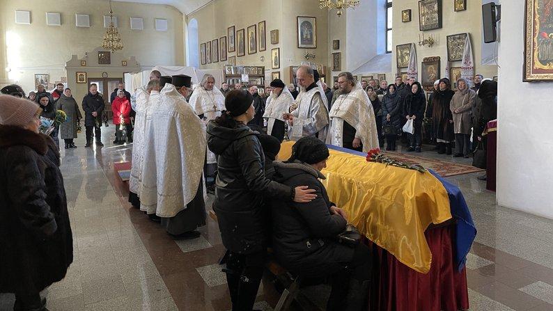 У Полтаві прощалися з полеглим на війні Володимиром Дубовиком