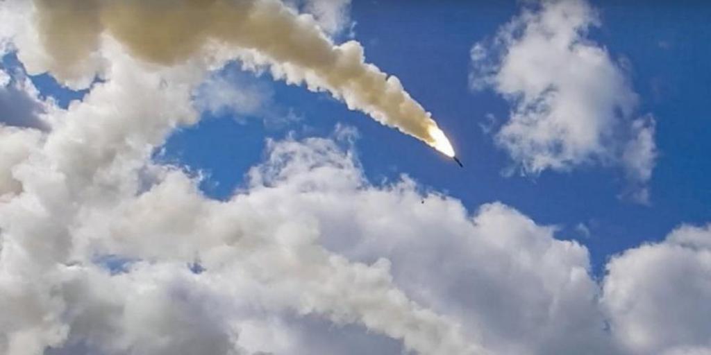 Жителі Полтавщини чули вибухи: загроза балістичного озброєння