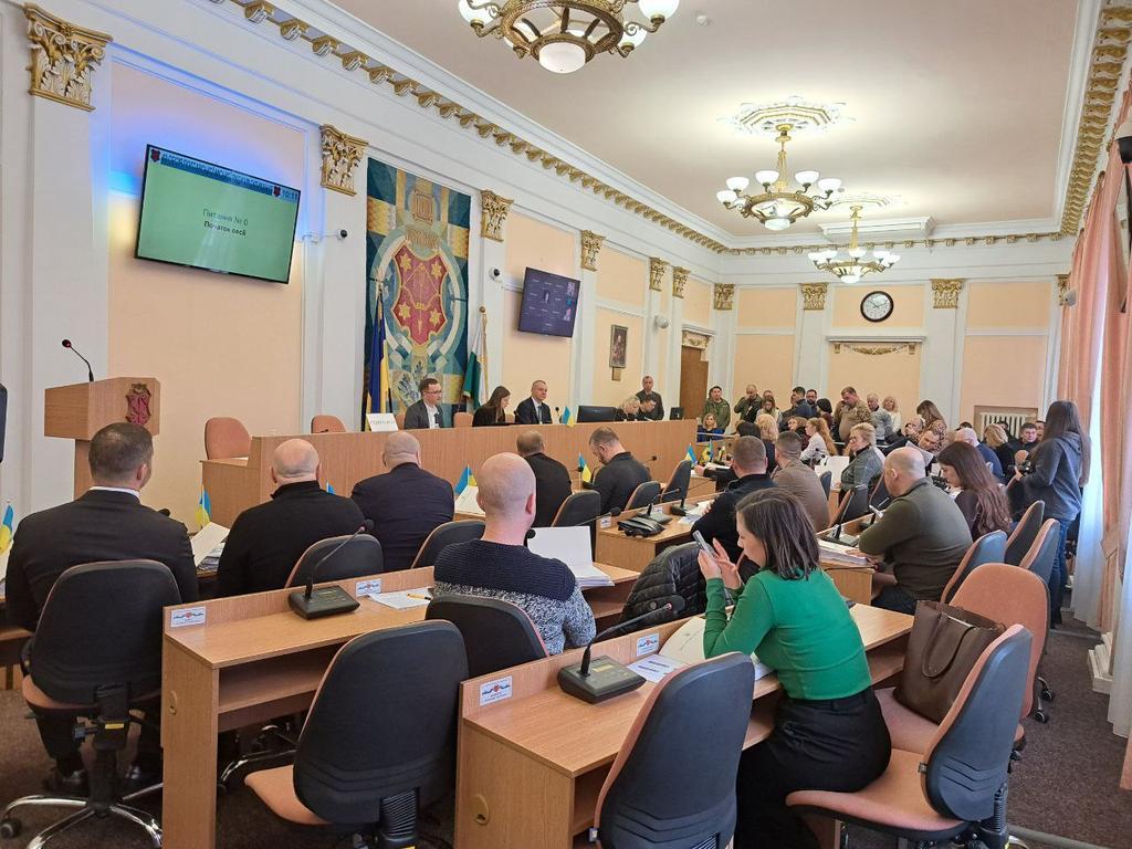 Понад 100 питань в порядку денному: у Полтавській міській раді розпочалася чергова сесія
