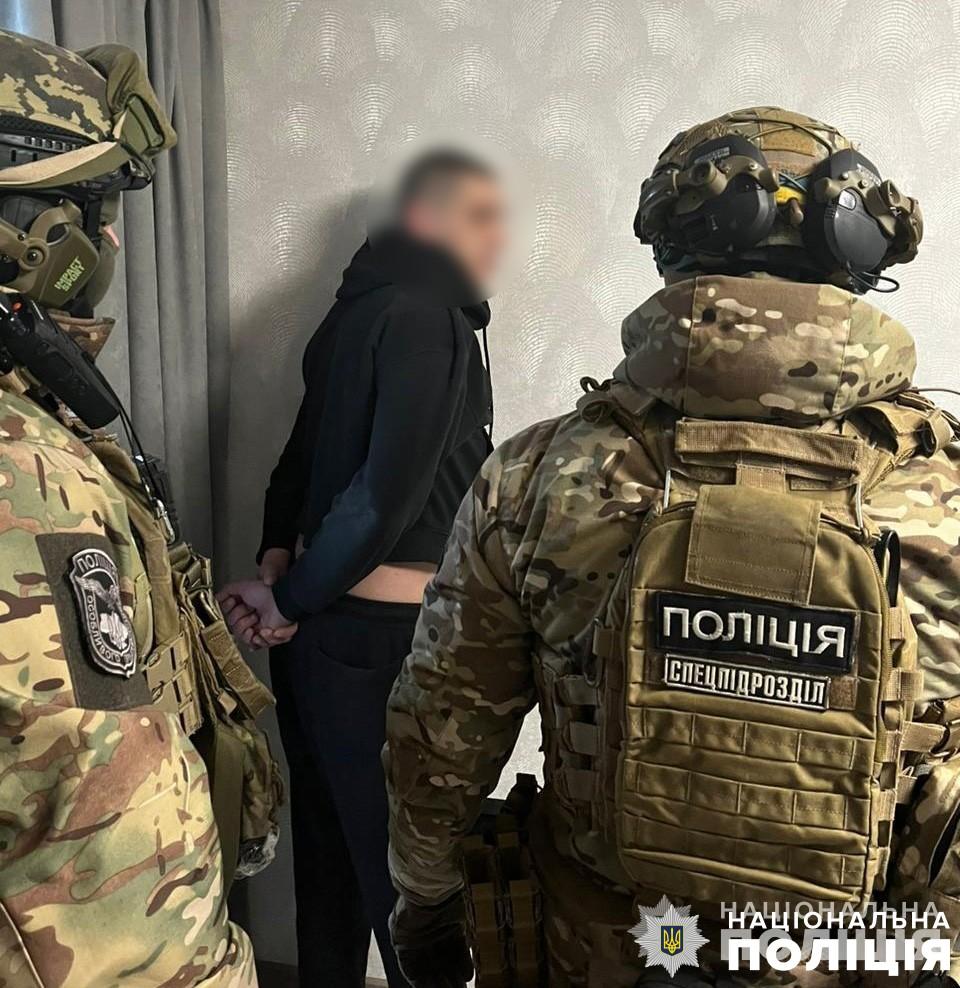 Побиття військового, вимагання та викрадення авто: затримали угруповання з оточення «смотрящого за Полтавою»