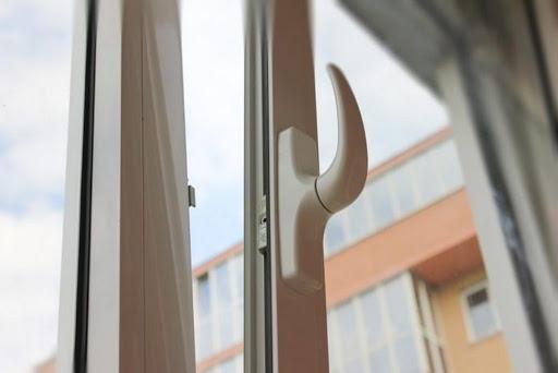 У Полтаві з балкону готелю випав чоловік