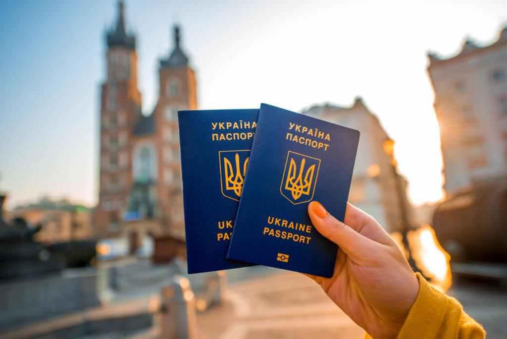 Без візи в Європу: хто і як може поїхати