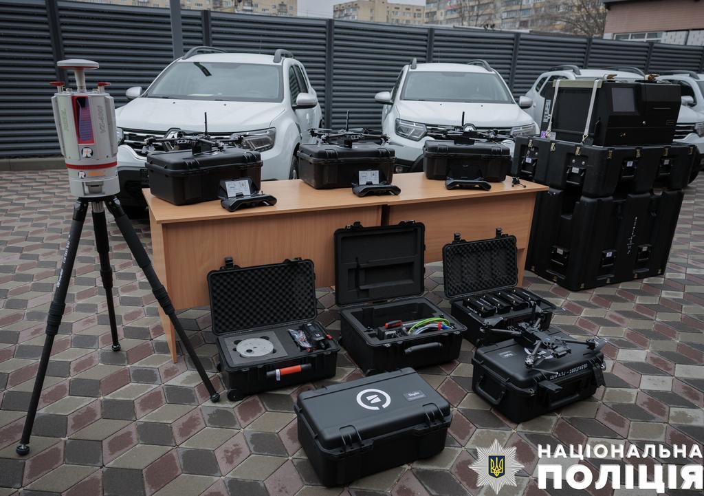 Нацполіція України отримала технічну допомогу для документування воєнних злочинів росії від американських партнерів