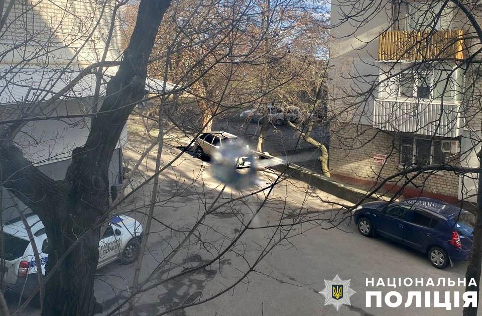 У Кременчуці 21-річний чоловік стріляв з пневматичної зброї по вікнам квартир