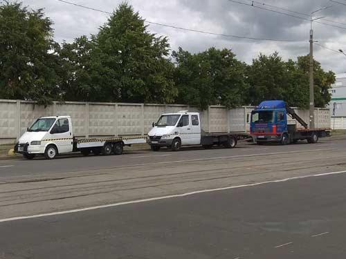Якщо знадобився евакуатор у Полтаві: куди звертатися та як діяти