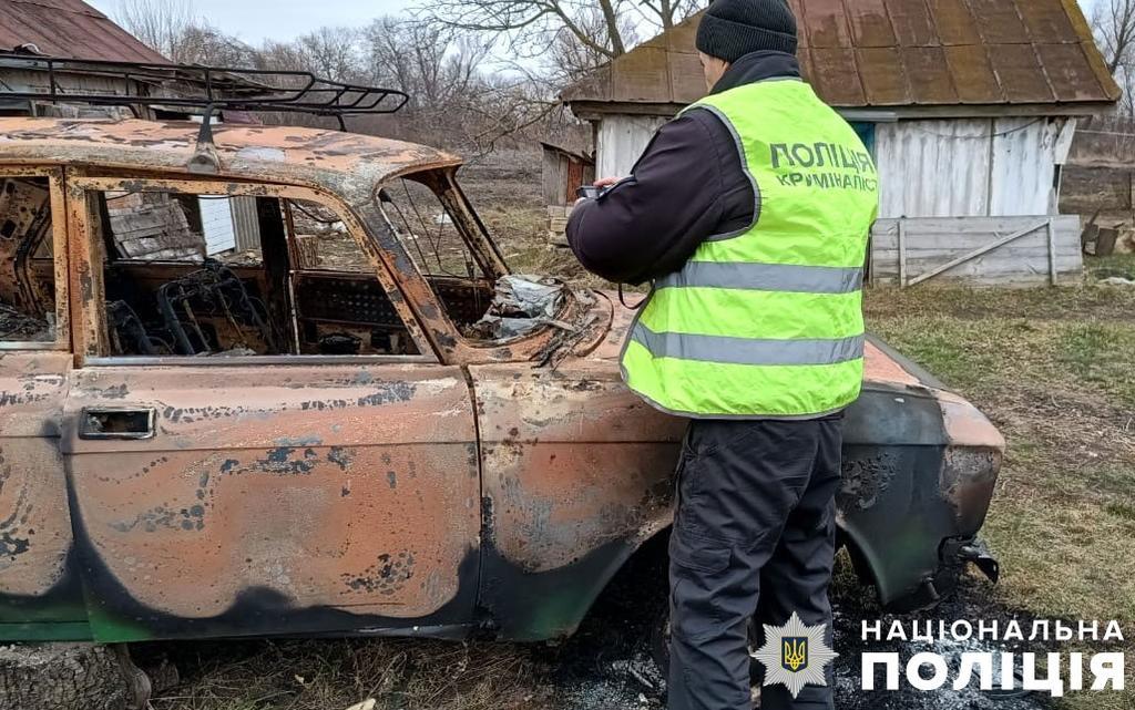 У Кременчуцькому районі чоловік підпалив дві машини