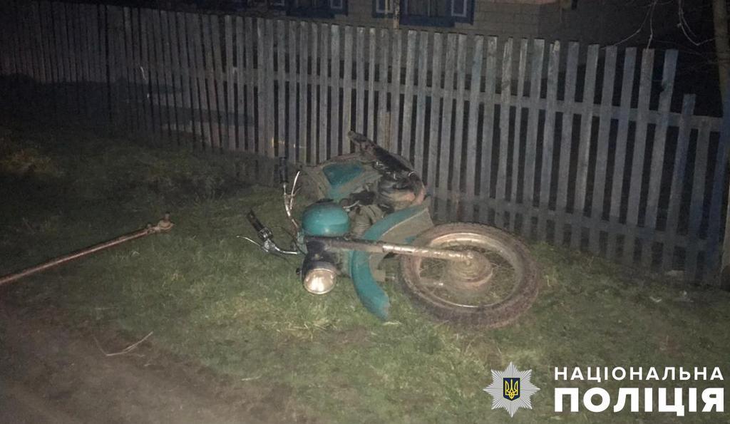 На Полтавщині мотоцикл зіштовхнувся з електроопорою: неповнолітній водій загинув на місці