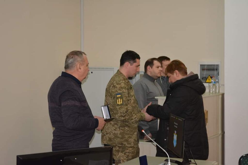 Родинам шести полеглих воїнів з Полтавщини передали нагороди