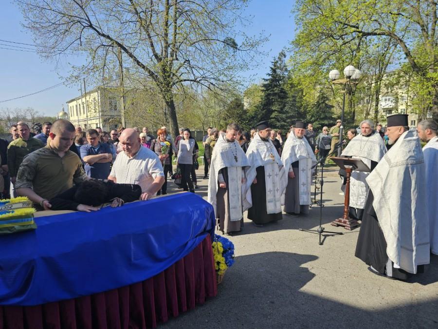 Полтавська громада провела в останню путь загиблого Героя
