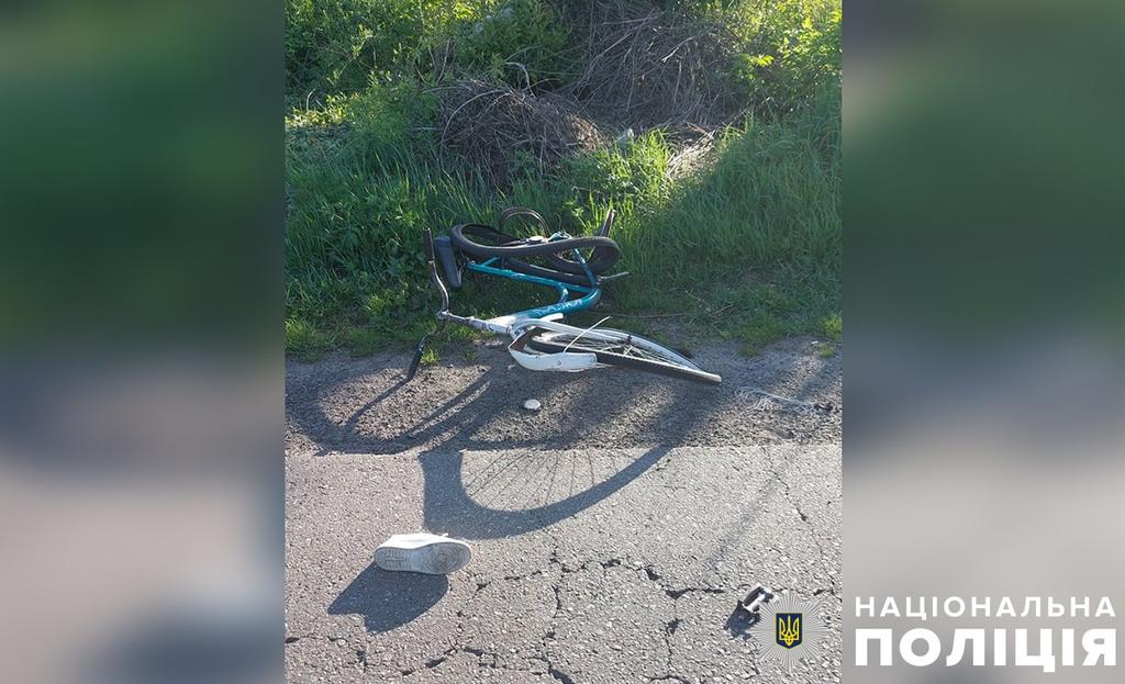 На Полтавщині "ВАЗ" насмерть збив велосипедистку
