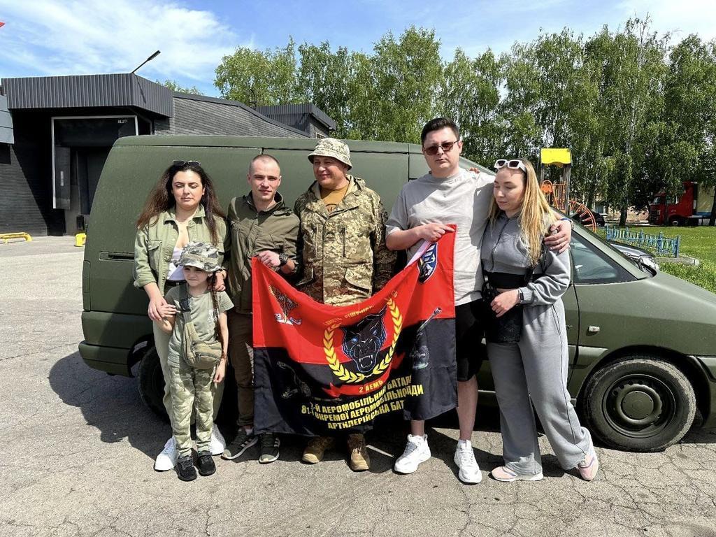 Полтавські волонтери передали захисникам авто: потрібно дозакрити збір