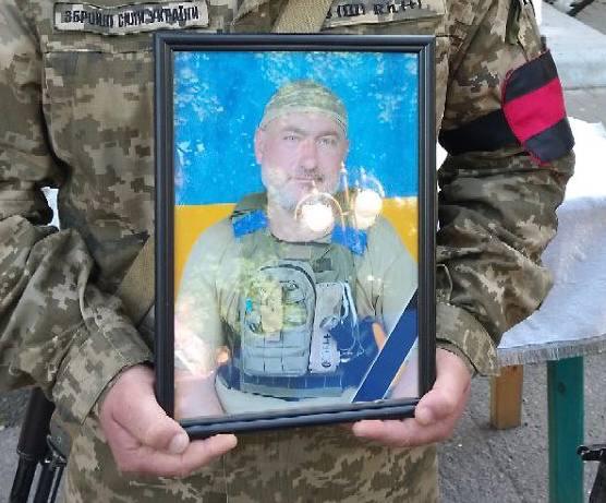 Полтавська громада провела в останню дорогу загиблого Героя Олександра Крайнього