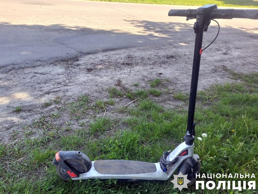 На Полтавщині легковик зіткнувся з самокатом: постраждали діти