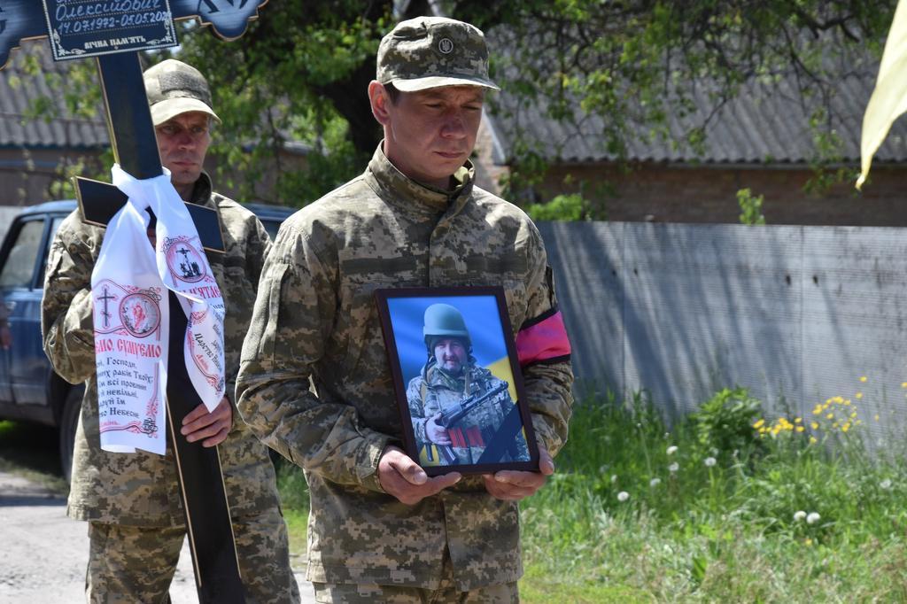У Пирятині провели в останню путь воїна Станіслава Кирсу