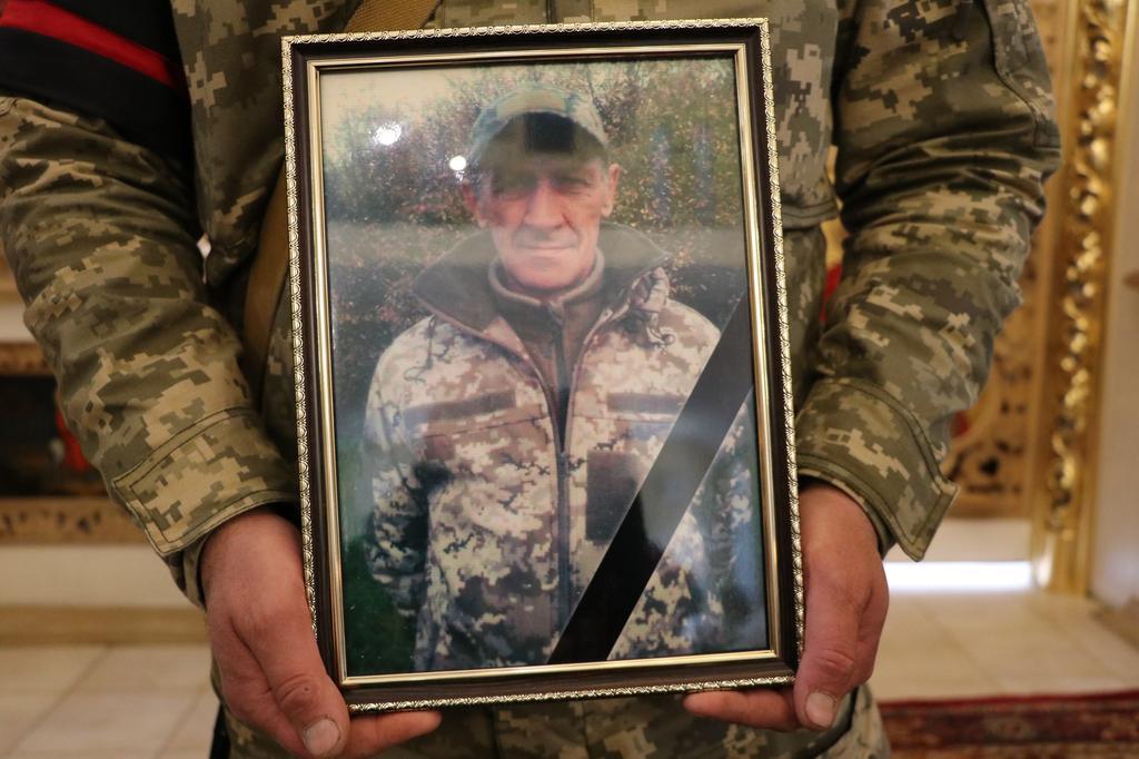 Полтавська громада попрощалась із загиблим Героєм Володимиром Пазенком