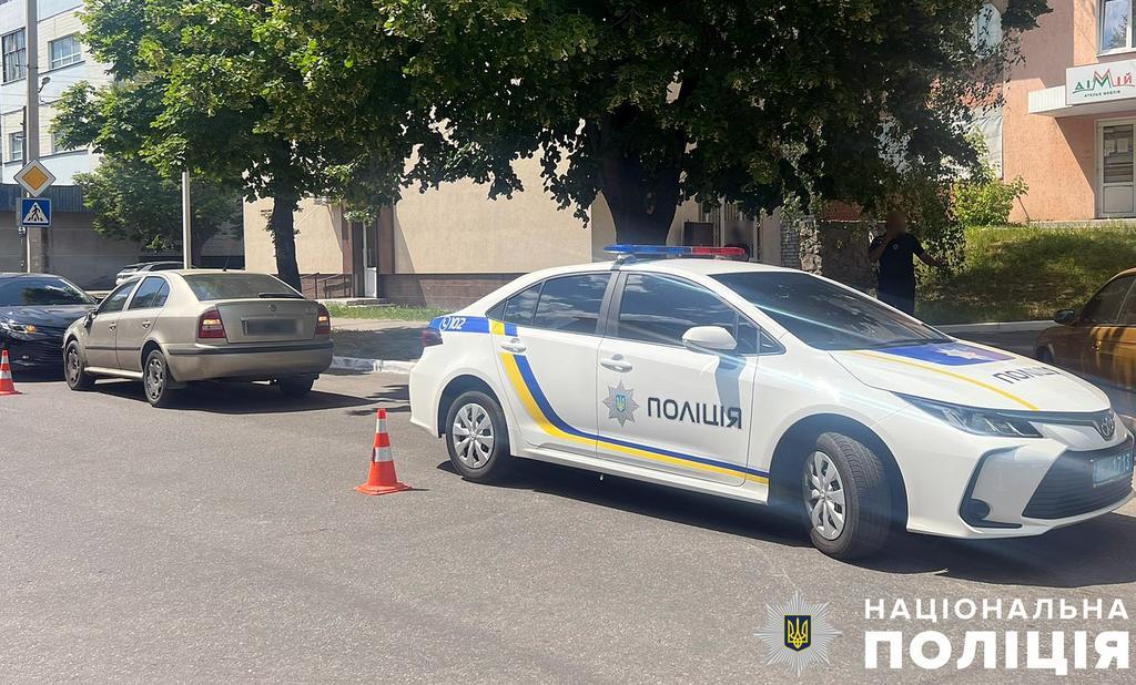 У Кременчуці сталася ДТП за участі поліцейської автівки