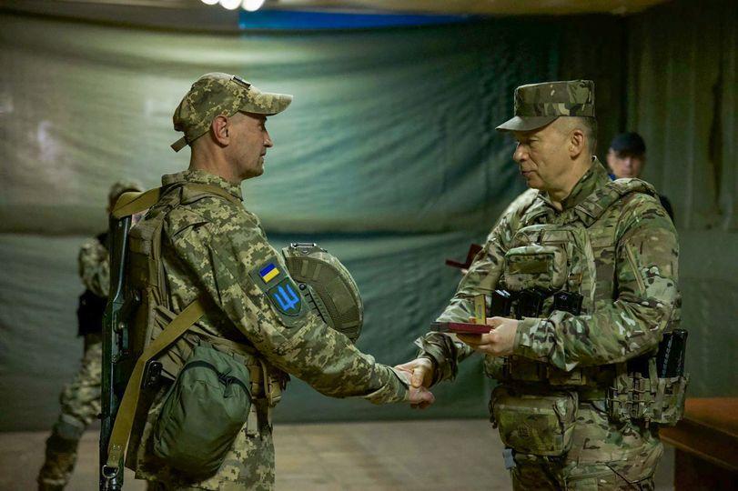 Захисника з Кременчука відзначили медаллю Міністерства оборони України