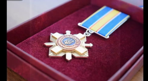 Сьогодні рідним загиблих захисників з Полтавщини вручили державні відзнаки
