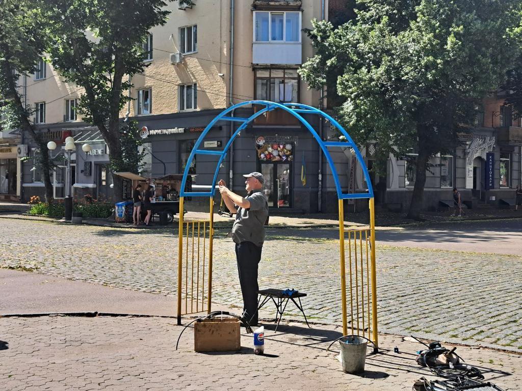 У Полтаві почали з'являтись вуличні охолоджувальні арки
