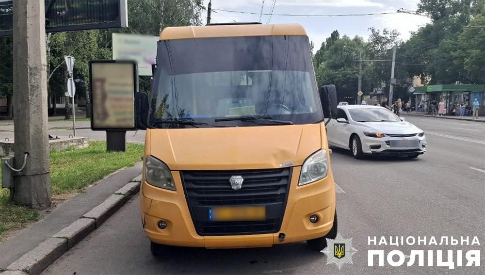 У Полтаві жінка потрапила під колеса маршрутки