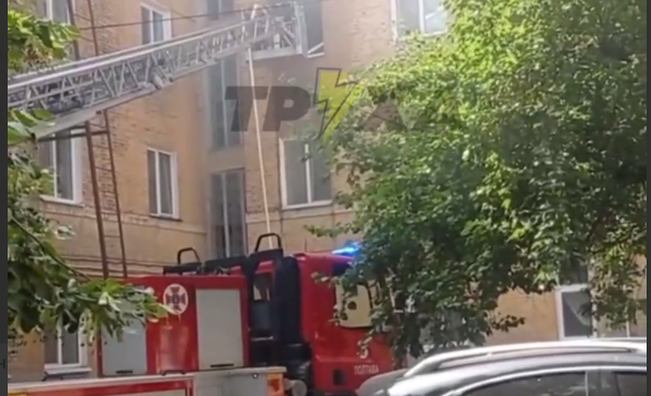 У Полтаві, на Подолі, загорілась квартира