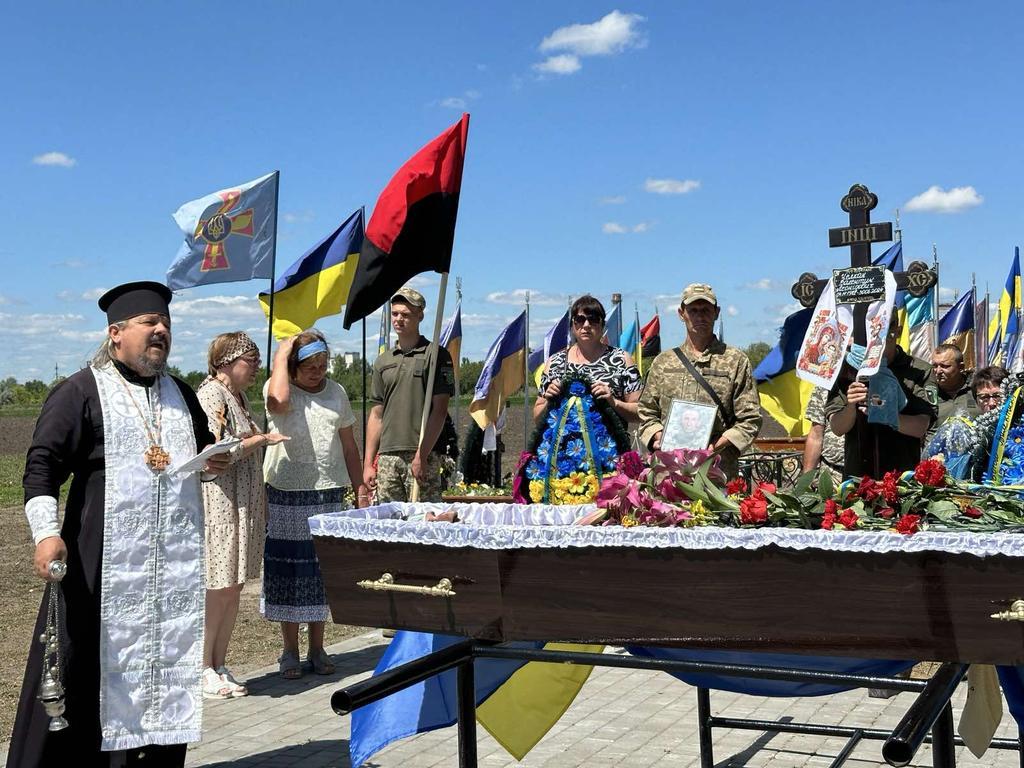 У Миргороді попрощалися з Героєм Валентином Челканом