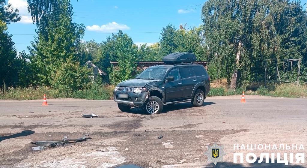 В Опішні позашляховик зіткнувся з мотоциклом: водій та пасажирка двоколісного отримали травми