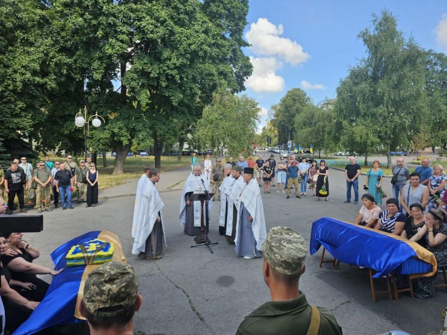 У Полтаві попрощались із двома загиблими захисниками