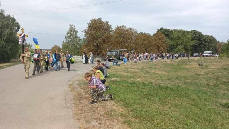 У Шишацькій громаді провели в останню дорогу військовослужбовця ЗСУ Владислава Кедика