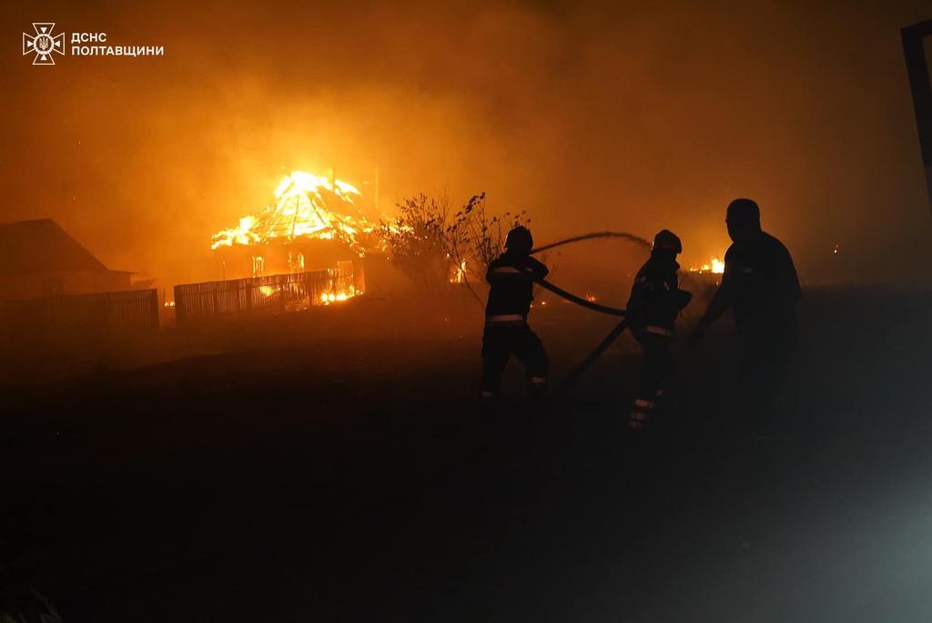 У Полтавському районі біля села Мала Перещепина горить 100 гектарів лісу