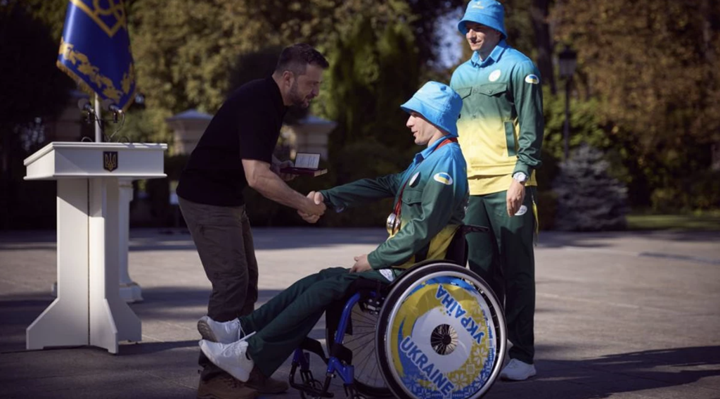 Володимир Зеленський особисто нагородив паралімпійців з Полтавщини