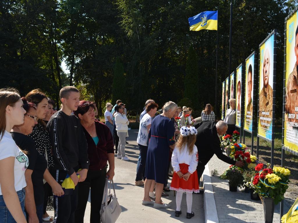 У Дібрівці відкрили Алею Слави захисникам України