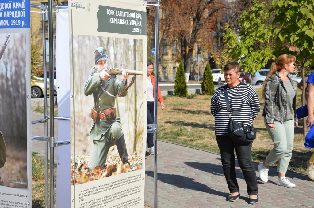 Від 14 століття до сьогодення: у Полтаві відбулась виставка, що висвітлює історію українського війська