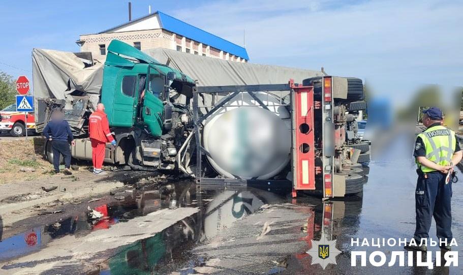 На Полтавщині зіткнулися дві вантажівки