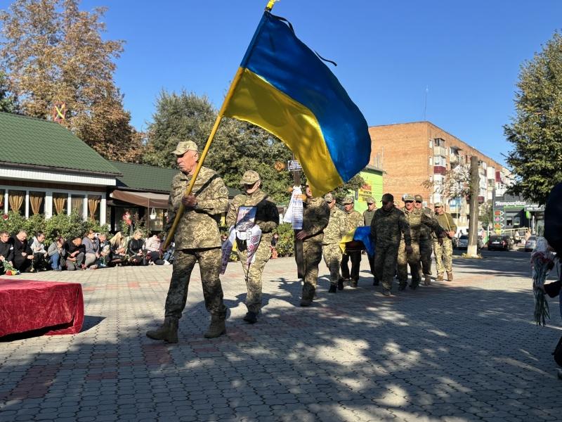 У Хоролі провели в останню путь полеглого 38-річного Сергія Киприка