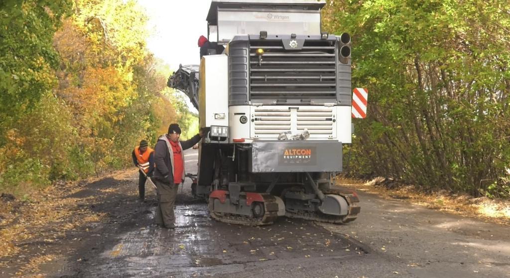 Уперше за десяток років почали ремонтувати дорогу до Ковалівки