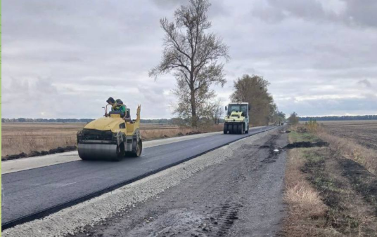 За минулий тиждень фахівці відремонтували ще майже 7 тис. м² доріг на Полтавщині