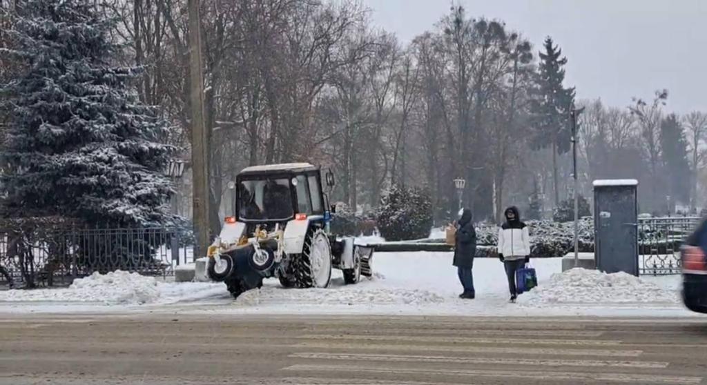 Полтавська міськрада витратить 9 млн грн на прибирання тротуарів та зупинок взимку