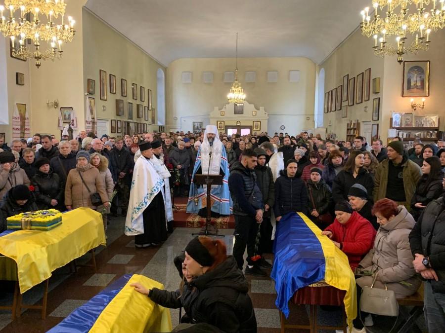 Полтавська громада провела в останню дорогу трьох воїнів