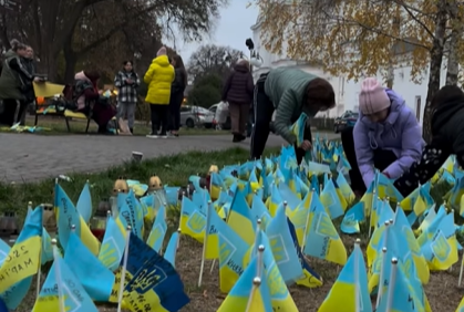 Дружина Євгенія Браха ініціювала впорядкування прапорців у Полтаві 