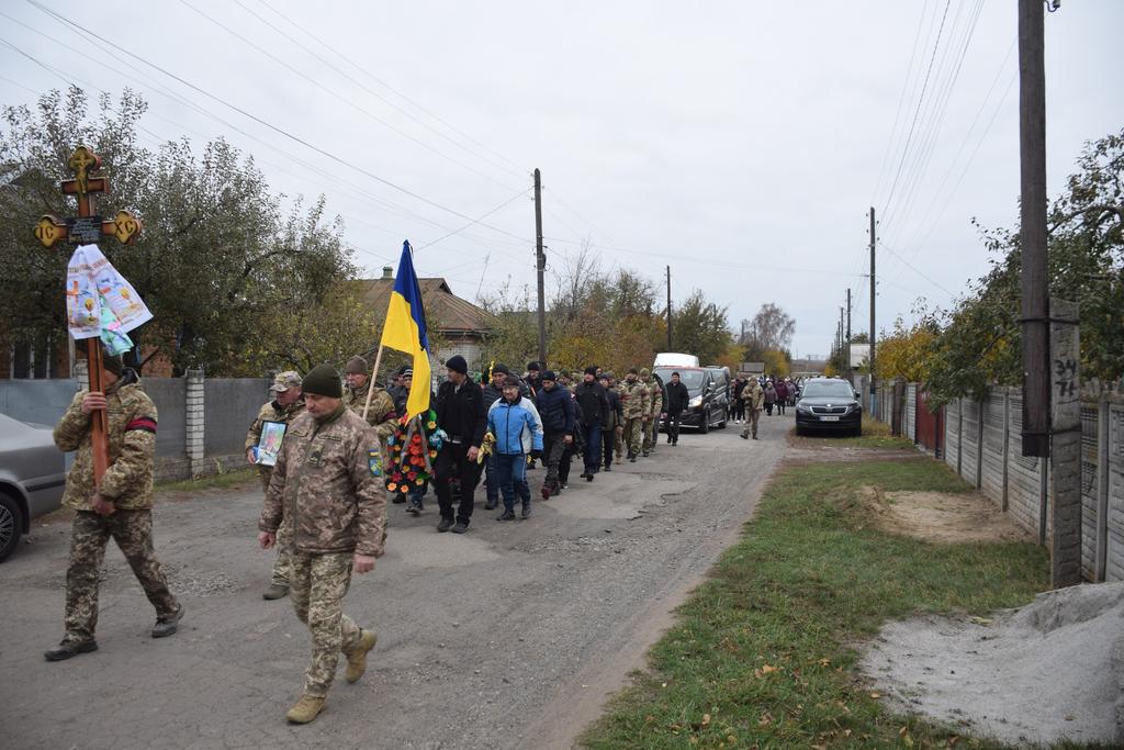 У Новосанжарській громаді провели в останню путь воїна Анатолія Пузиря