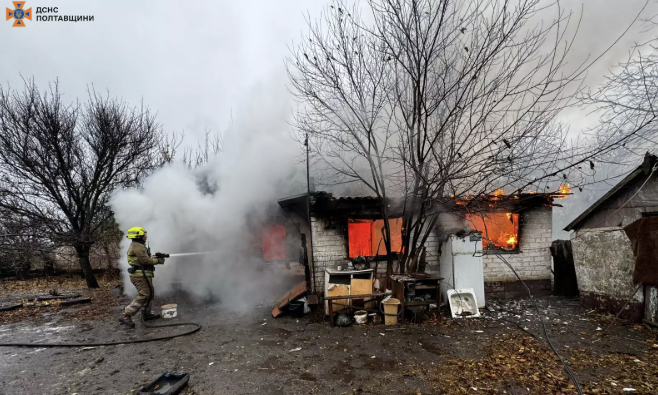 Вогнеборці врятували кілька будівель від вогню в Кременчуцькому районі