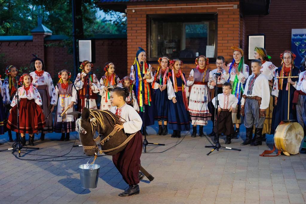 Полтавців запрошують на мистецький захід «Повна скриня»