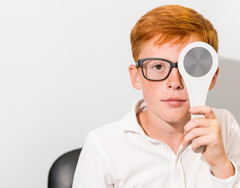 Порушення зору у дітей: ознаки, на які слід звернути увагу