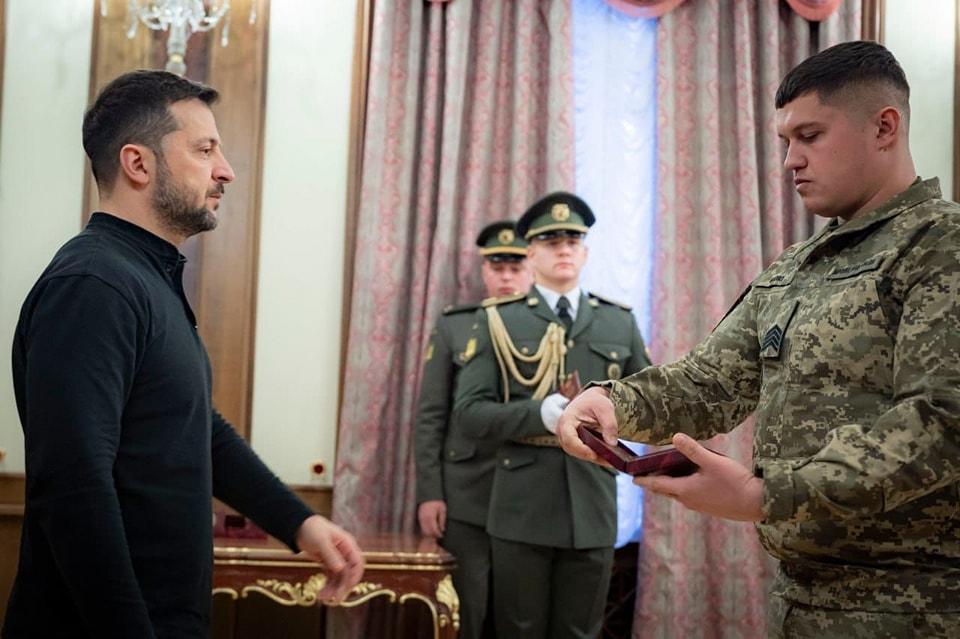Президент нагородив Кременчуцьку 107 реактивну артилерійську бригаду ЗСУ