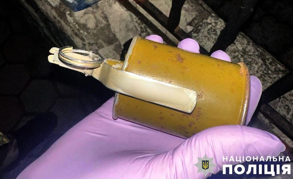 У Полтаві затримали чоловіка з гранатою