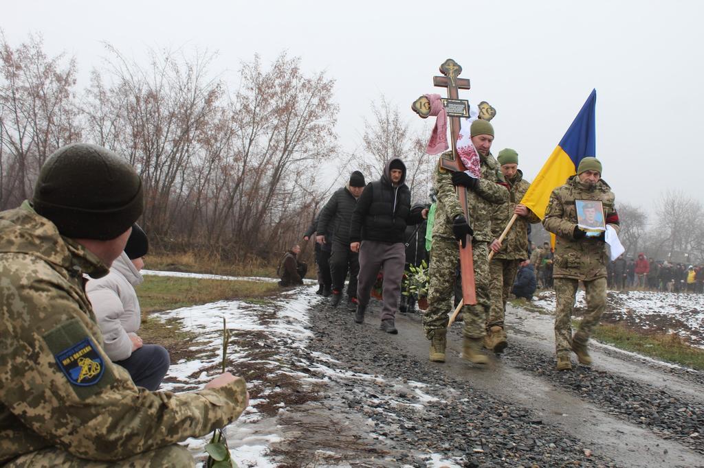 В Опішні провели в останню путь воїна Олександра Омельченка