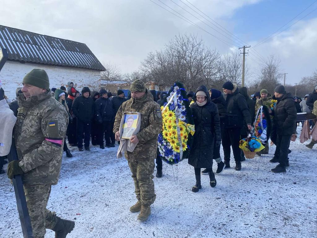 Врятував понад 150 життів побратимів: Миргородщина провела в останню путь бойового медика