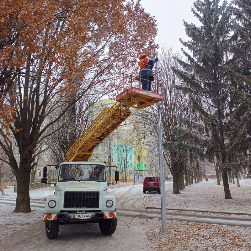 У Полтаві на вулиці Героїв України встановили сучасні LED-ліхтарі